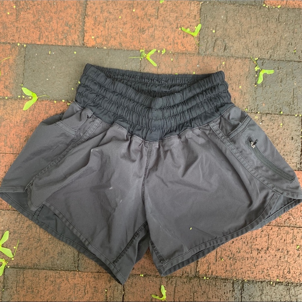 Lululemon black shorts